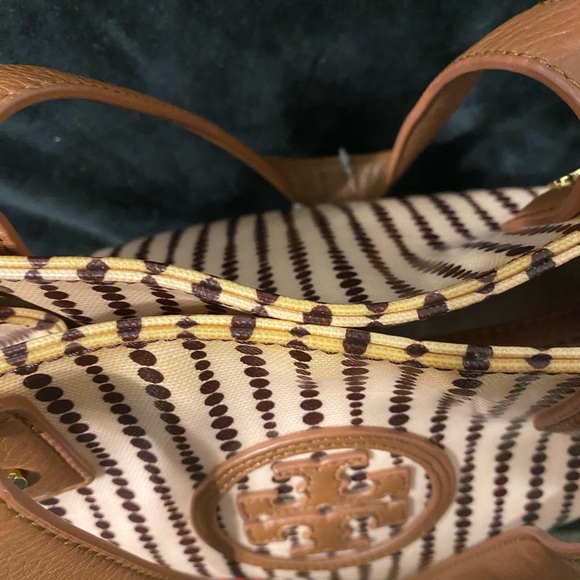 Tory Burch Shoulder Bag - Picture 10 of 16